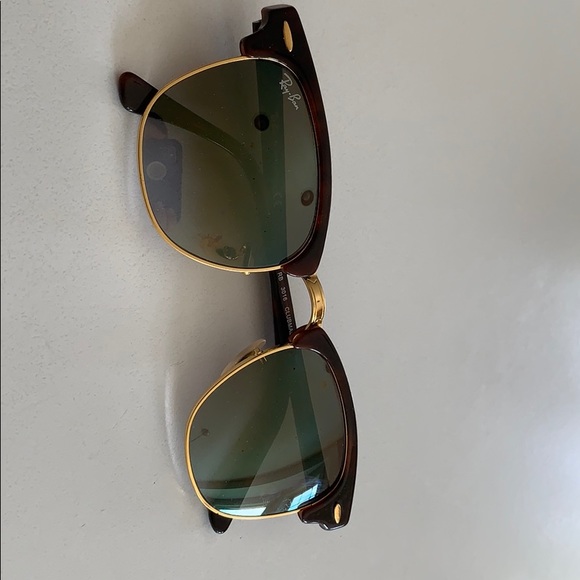 Ray bans - Picture 1 of 1